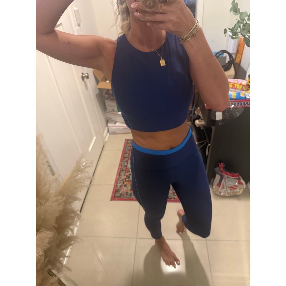 SET Athleta Interval Stash Tipped 7/8 Leggings Marine Ultramarine and Top - Picture 6 of 6